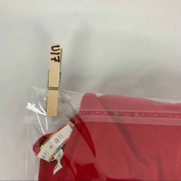 Anthropologie Eri + Ali Button Back Swing Top Red Size XL - Picture 9 of 9